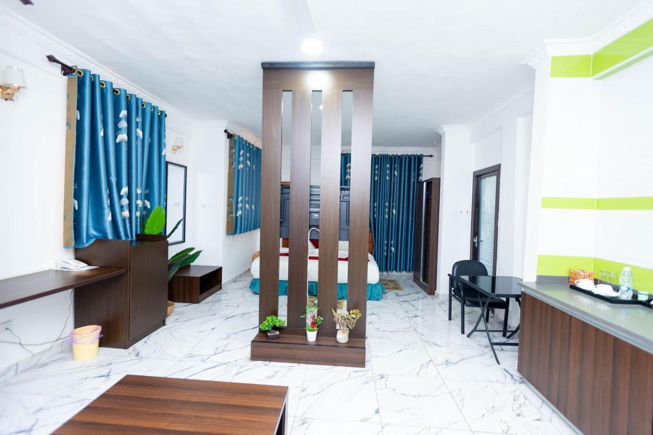 Sky Plus Hotel & Resort Ho Exterior foto