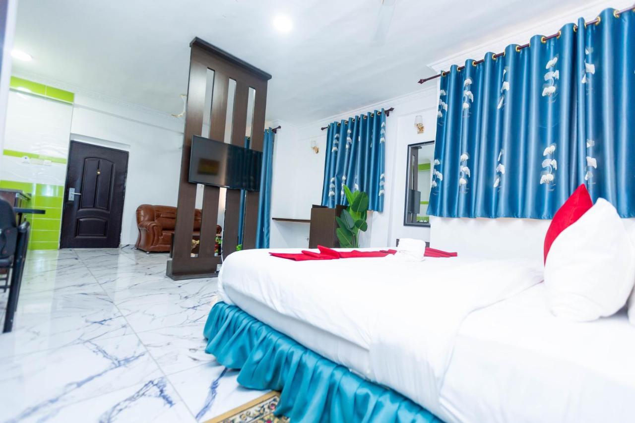 Sky Plus Hotel & Resort Ho Exterior foto
